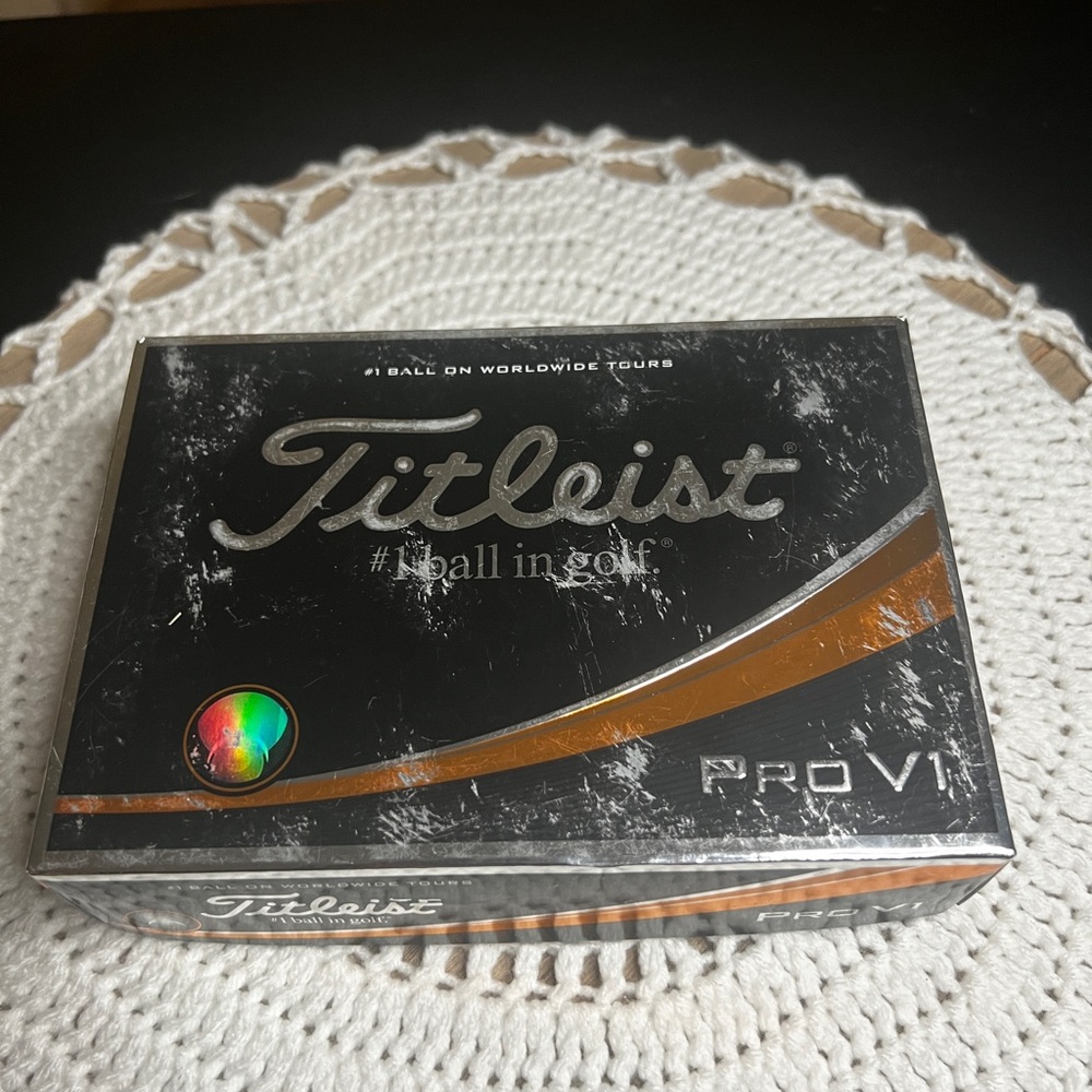 TITLEIST PRO V1 GOLF BALLS- 12- NEW IN BOX